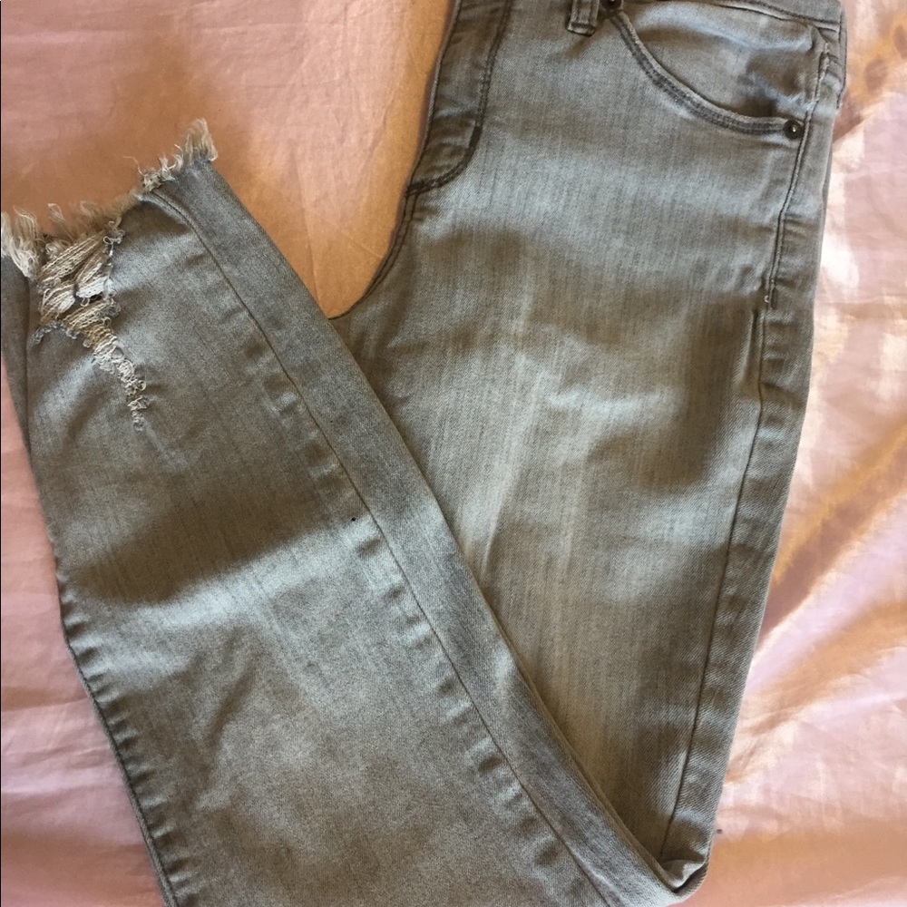 Distressed ankle skinny crop jeans